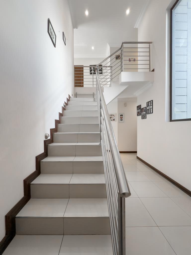 6 Bedroom Property for Sale in Midlands Estate Gauteng