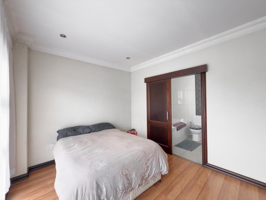 6 Bedroom Property for Sale in Midlands Estate Gauteng