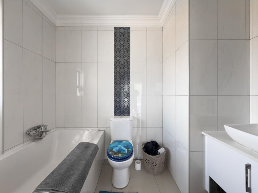 6 Bedroom Property for Sale in Midlands Estate Gauteng