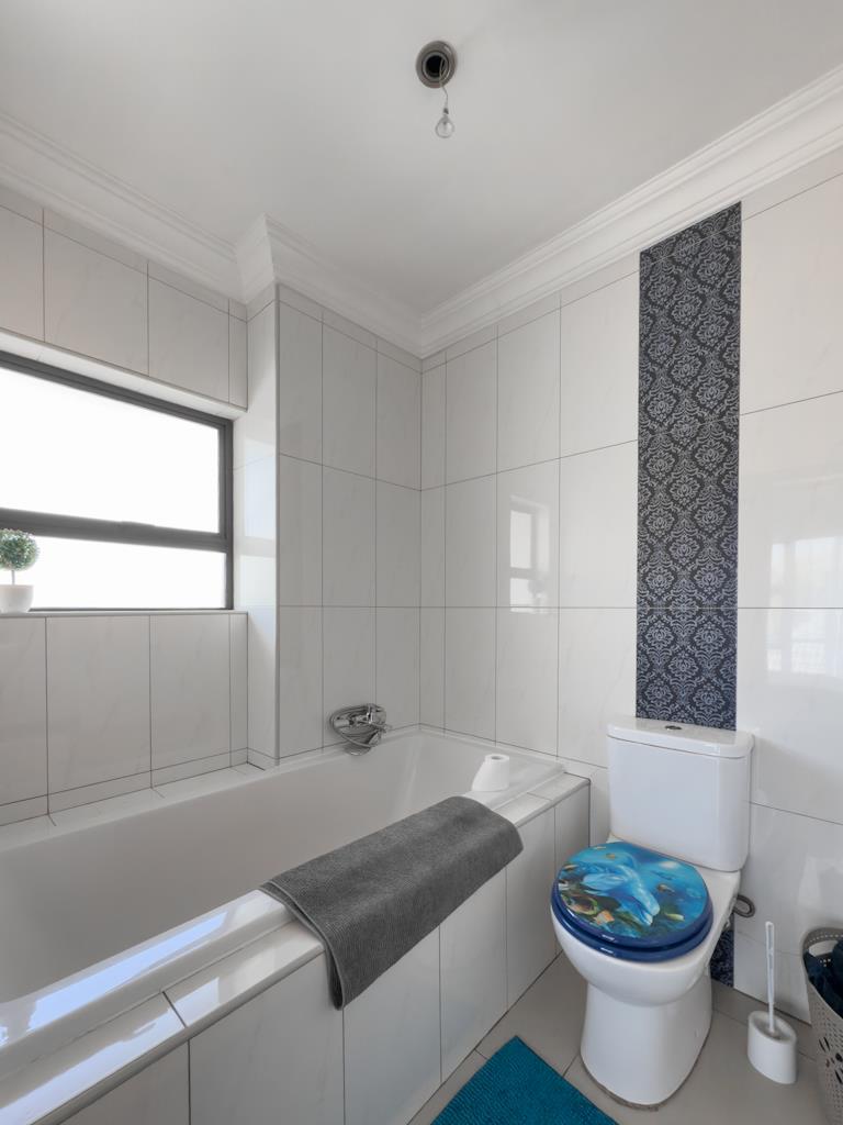 6 Bedroom Property for Sale in Midlands Estate Gauteng