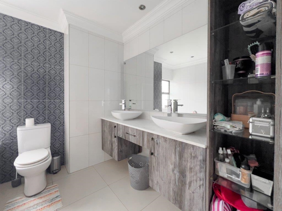 6 Bedroom Property for Sale in Midlands Estate Gauteng