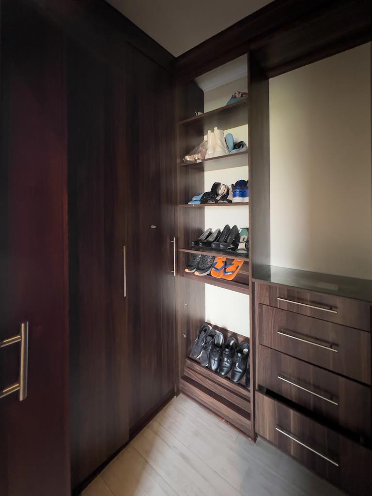 6 Bedroom Property for Sale in Midlands Estate Gauteng