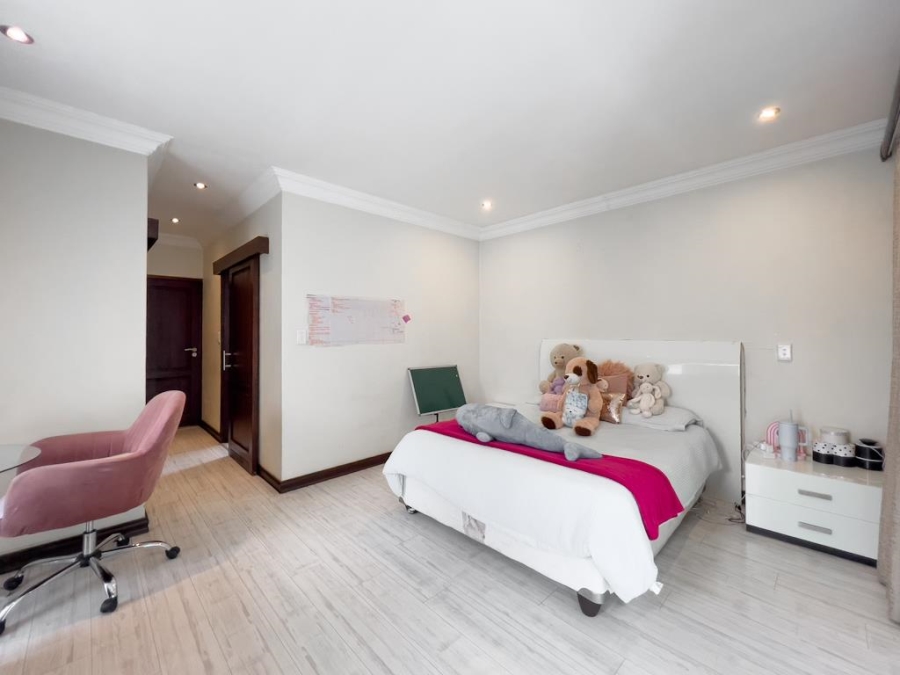 6 Bedroom Property for Sale in Midlands Estate Gauteng