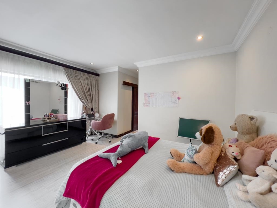 6 Bedroom Property for Sale in Midlands Estate Gauteng