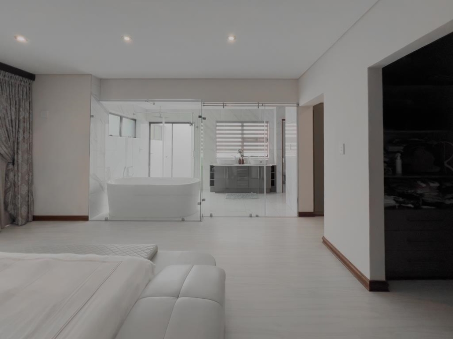 6 Bedroom Property for Sale in Midlands Estate Gauteng