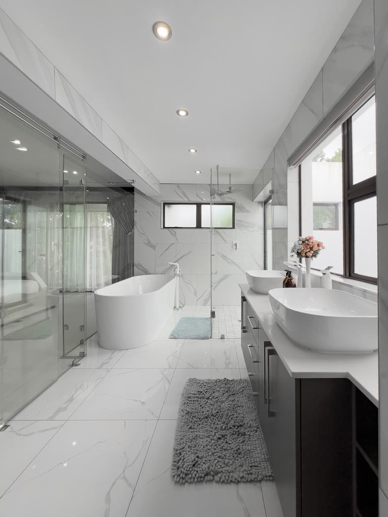 6 Bedroom Property for Sale in Midlands Estate Gauteng