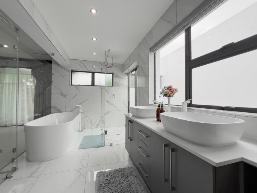 6 Bedroom Property for Sale in Midlands Estate Gauteng