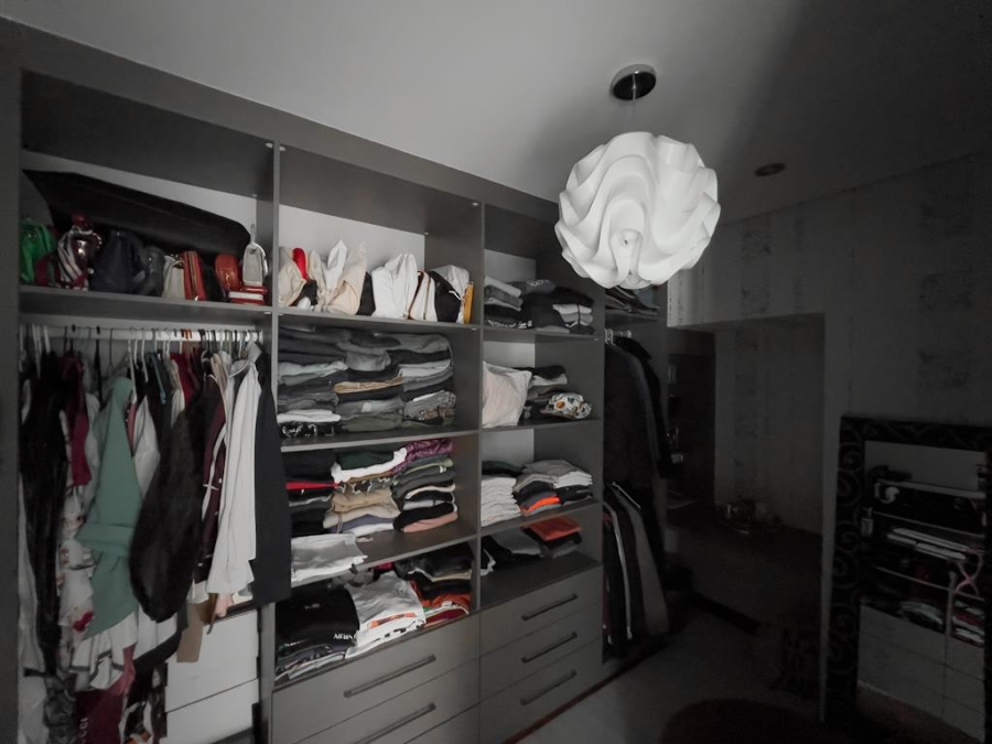 6 Bedroom Property for Sale in Midlands Estate Gauteng