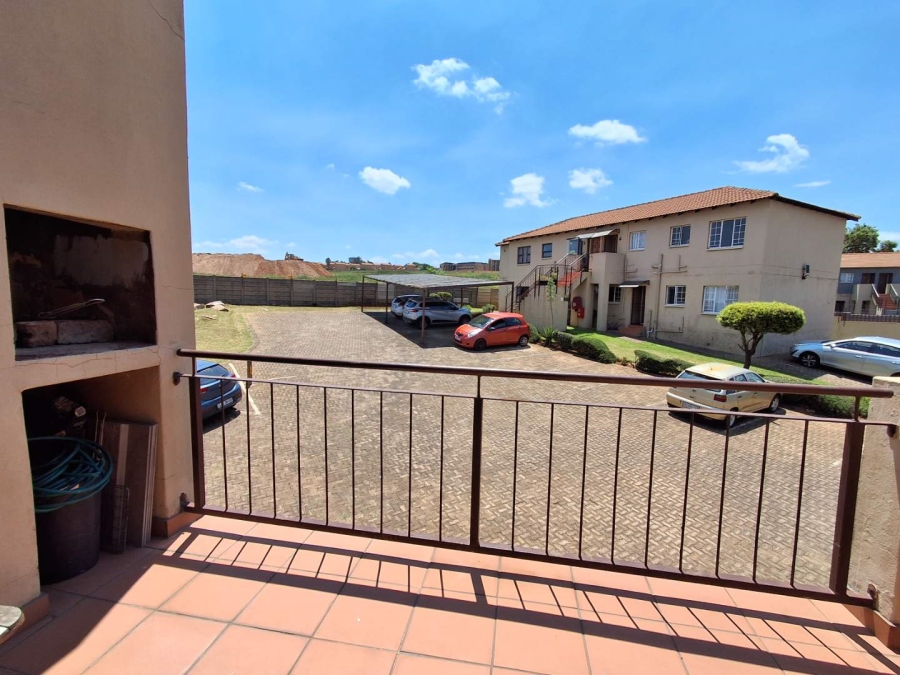 2 Bedroom Property for Sale in Roodepoort Gauteng