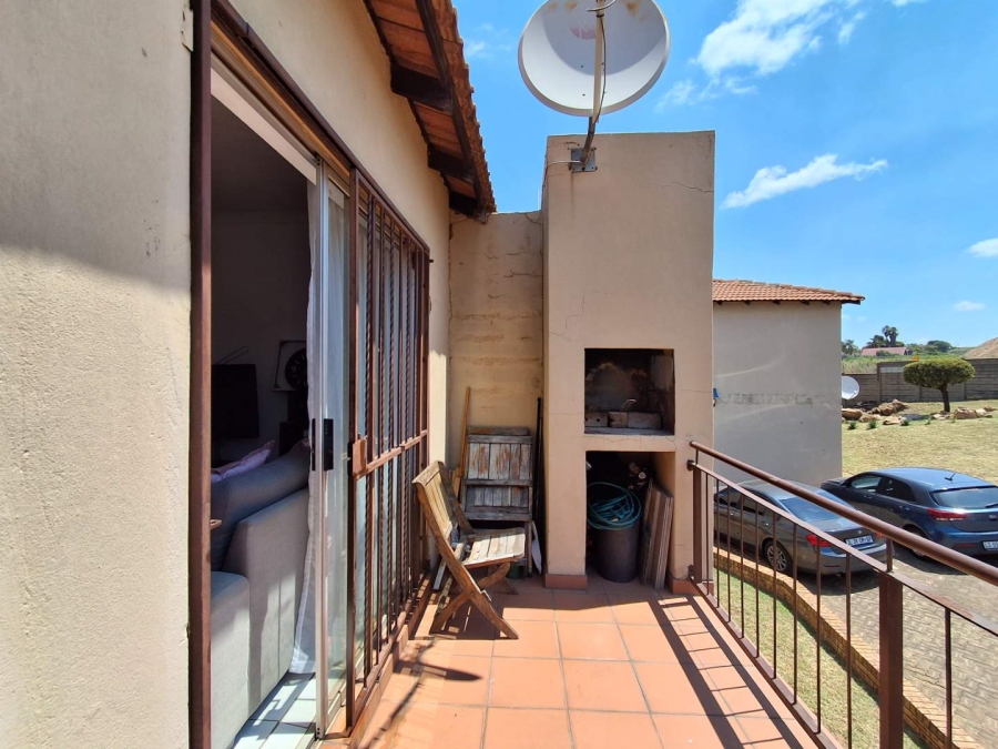 2 Bedroom Property for Sale in Roodepoort Gauteng