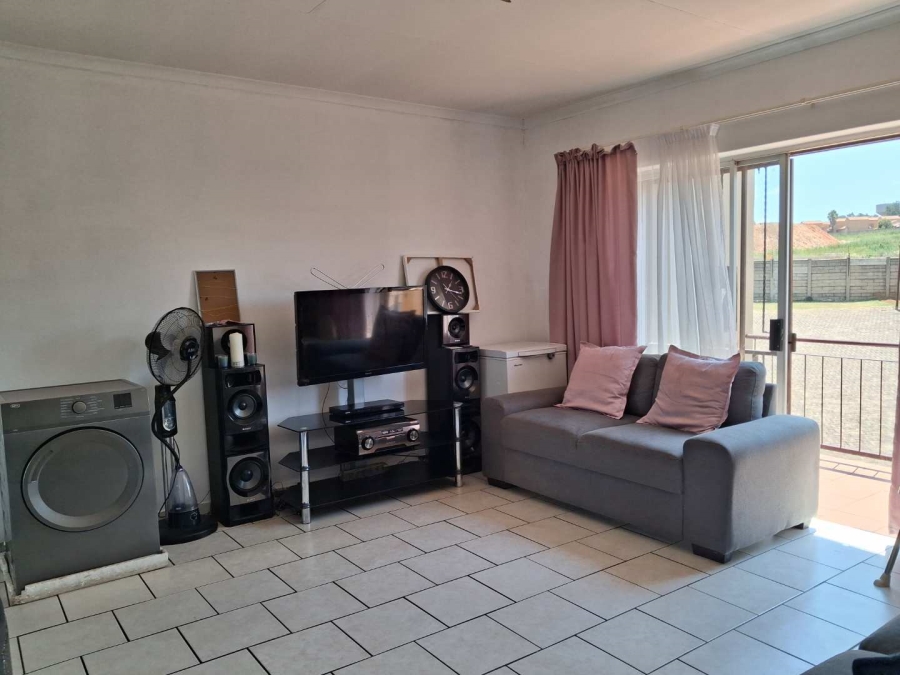 2 Bedroom Property for Sale in Roodepoort Gauteng