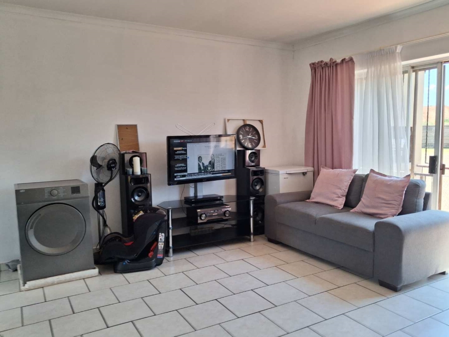 2 Bedroom Property for Sale in Roodepoort Gauteng