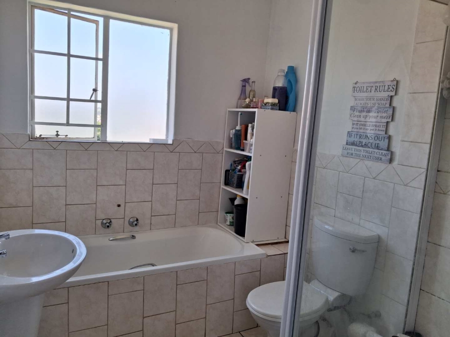2 Bedroom Property for Sale in Roodepoort Gauteng