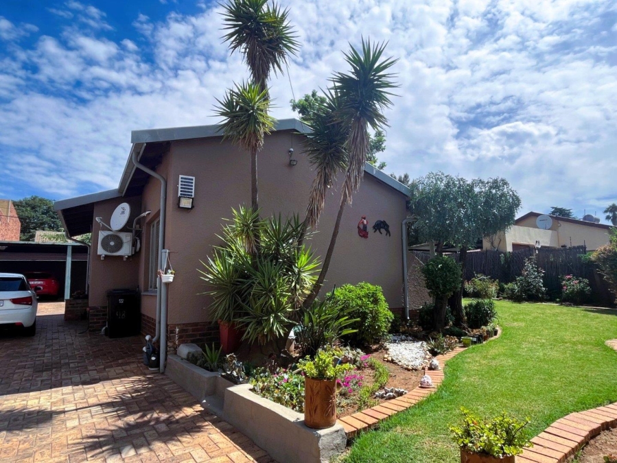 2 Bedroom Property for Sale in Elandspark Gauteng