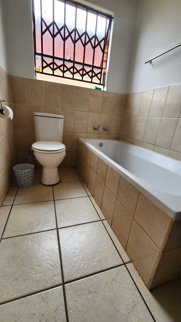 To Let 3 Bedroom Property for Rent in Heatherview Gauteng