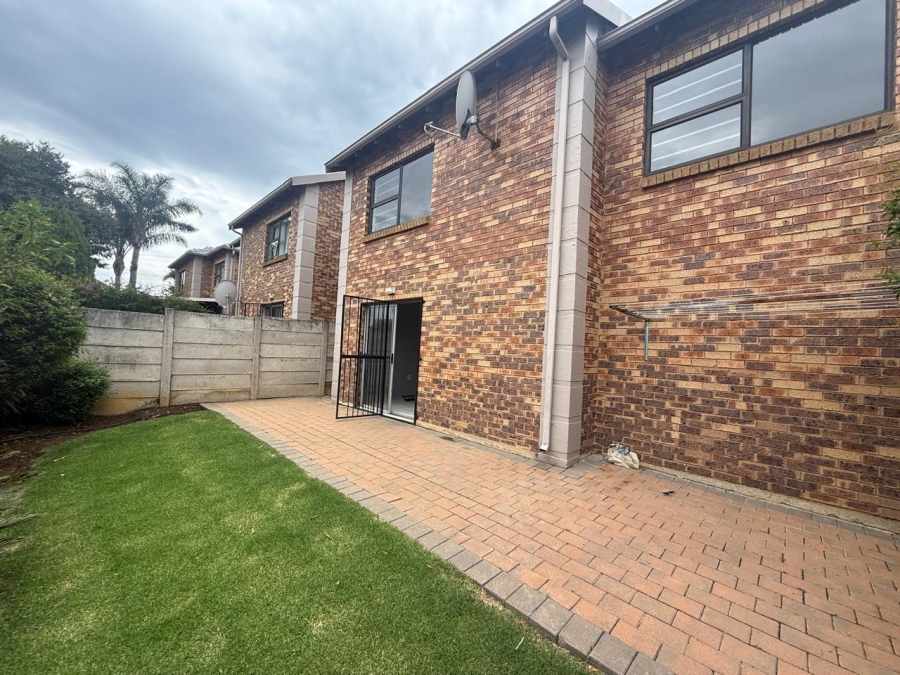 To Let 3 Bedroom Property for Rent in Wilgeheuwel Gauteng