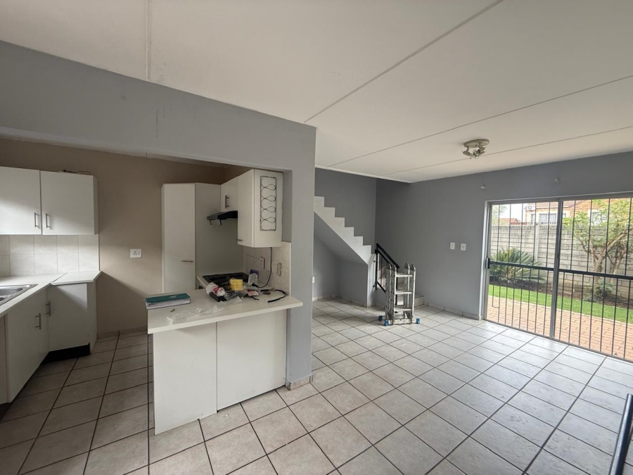 To Let 3 Bedroom Property for Rent in Wilgeheuwel Gauteng