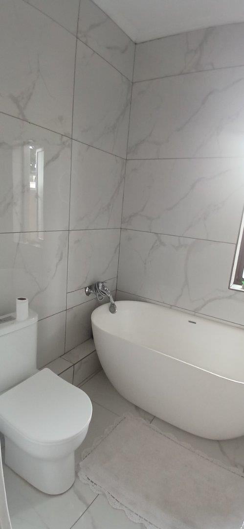 To Let 3 Bedroom Property for Rent in Broadacres Gauteng