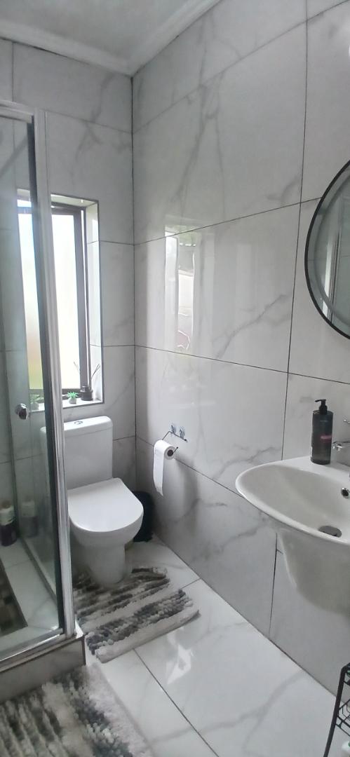 To Let 3 Bedroom Property for Rent in Broadacres Gauteng