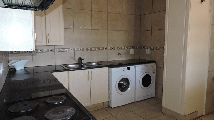 To Let 3 Bedroom Property for Rent in Erasmuskloof Gauteng