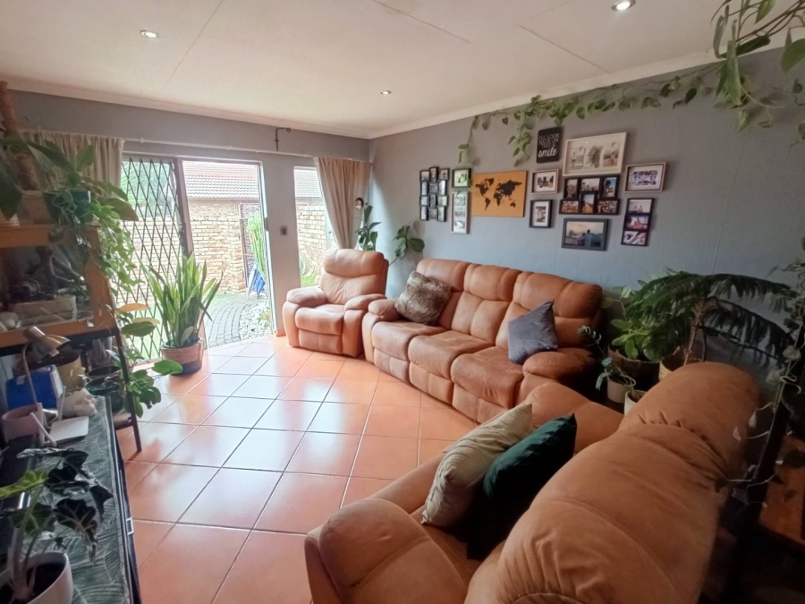 2 Bedroom Property for Sale in Amberfield Glen Gauteng