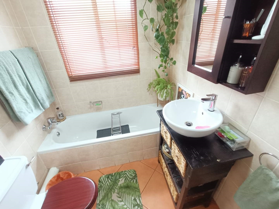 2 Bedroom Property for Sale in Amberfield Glen Gauteng