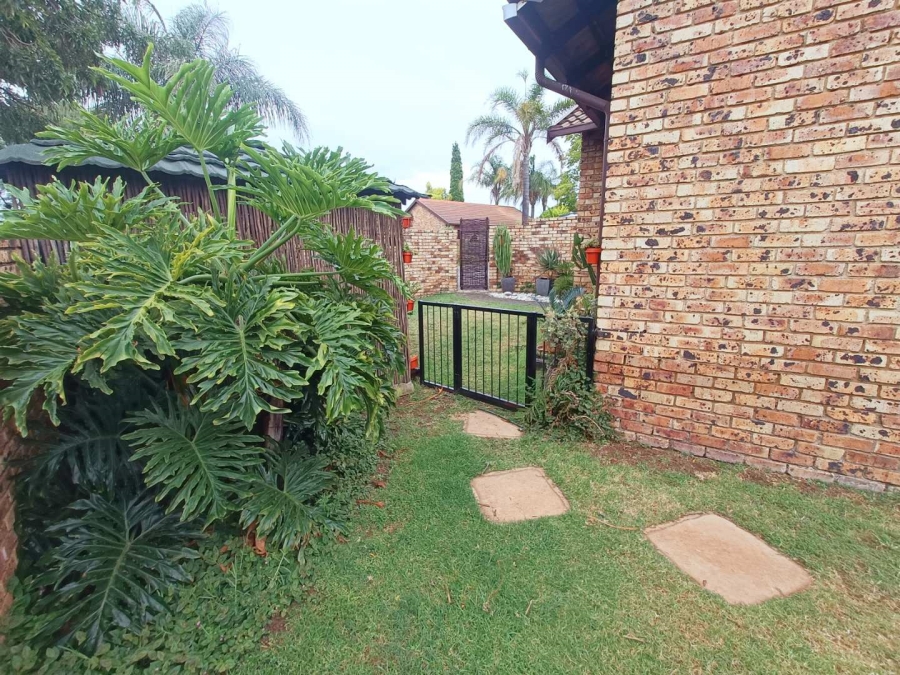 2 Bedroom Property for Sale in Amberfield Glen Gauteng