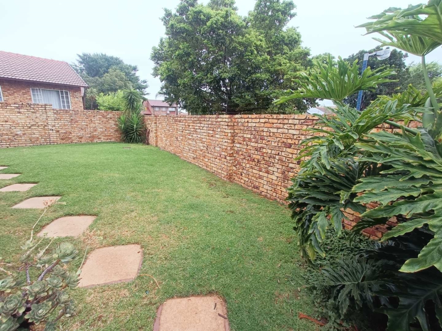 2 Bedroom Property for Sale in Amberfield Glen Gauteng