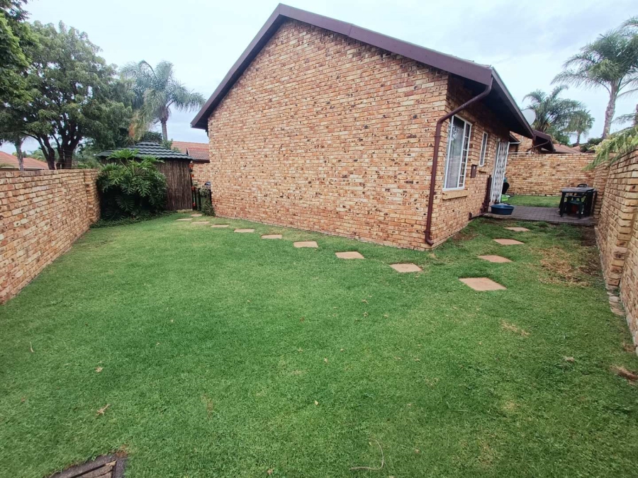 2 Bedroom Property for Sale in Amberfield Glen Gauteng