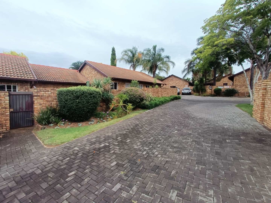 2 Bedroom Property for Sale in Amberfield Glen Gauteng