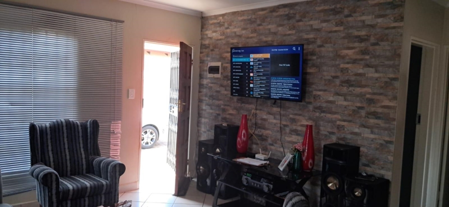 To Let 2 Bedroom Property for Rent in The Orchards Gauteng