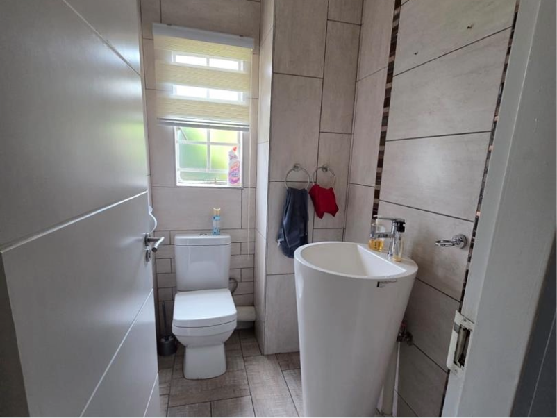 3 Bedroom Property for Sale in Kosmosdal Gauteng