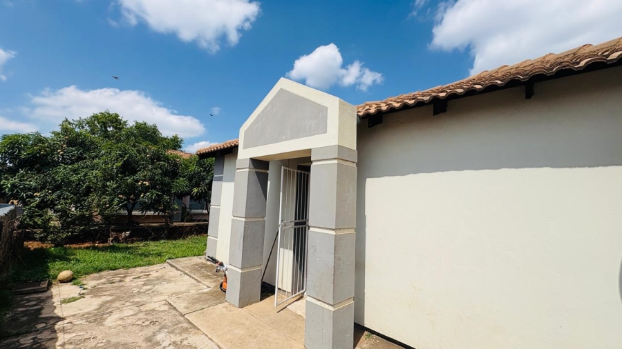 3 Bedroom Property for Sale in Rosslyn Gauteng