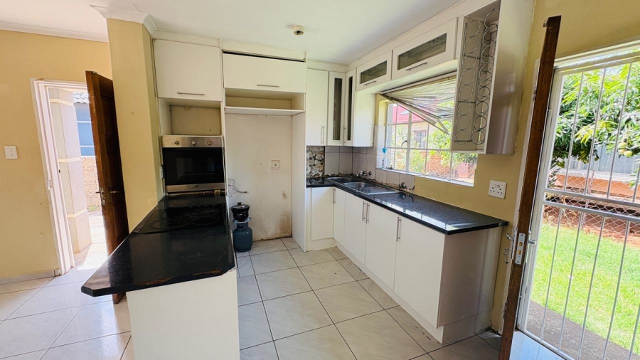 3 Bedroom Property for Sale in Rosslyn Gauteng
