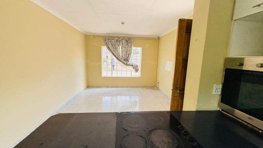 3 Bedroom Property for Sale in Rosslyn Gauteng