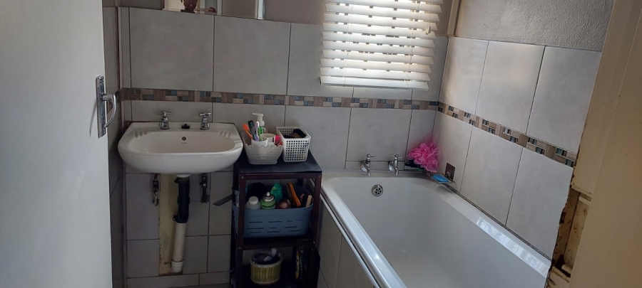 3 Bedroom Property for Sale in Rosslyn Gauteng