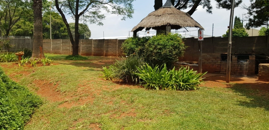 2 Bedroom Property for Sale in Rhodesfield Gauteng