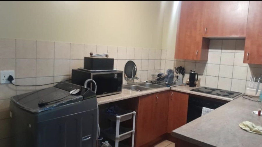1 Bedroom Property for Sale in Grand Central Gauteng