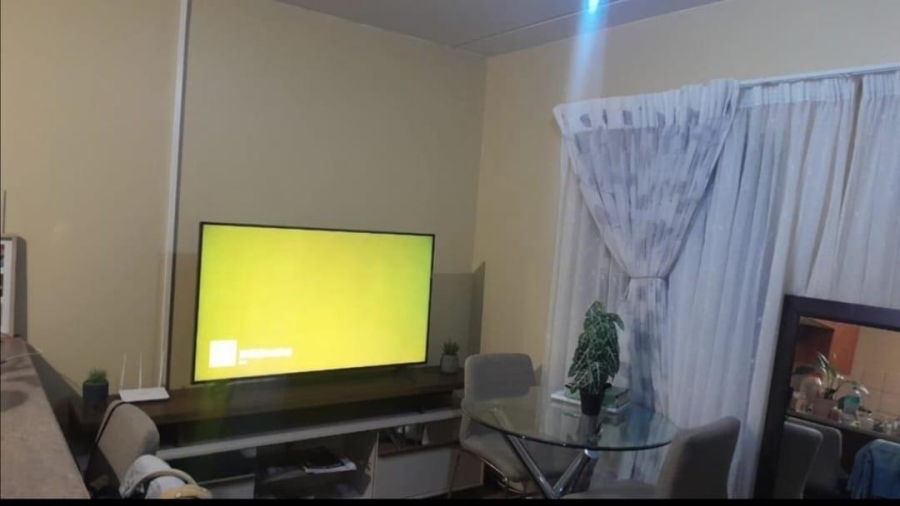 1 Bedroom Property for Sale in Grand Central Gauteng