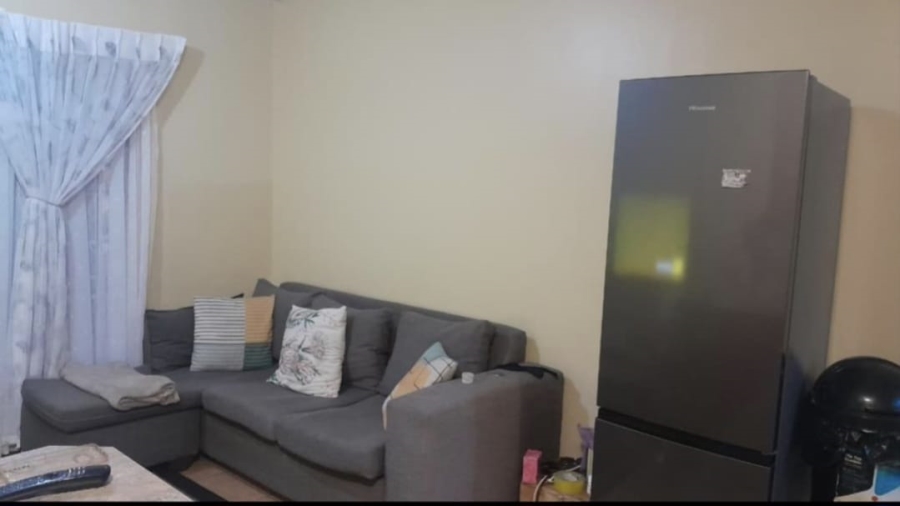 1 Bedroom Property for Sale in Grand Central Gauteng
