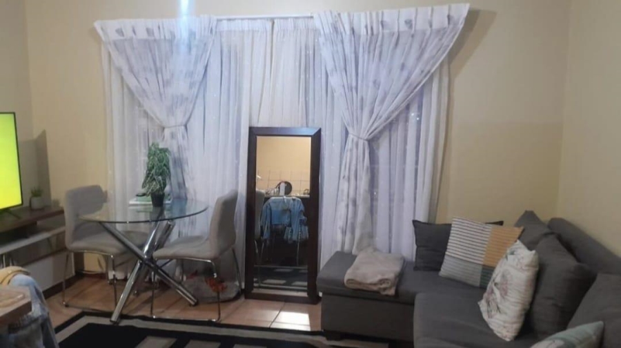 1 Bedroom Property for Sale in Grand Central Gauteng