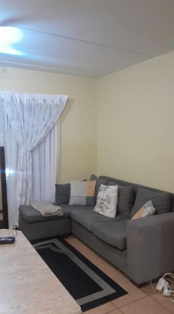 1 Bedroom Property for Sale in Grand Central Gauteng