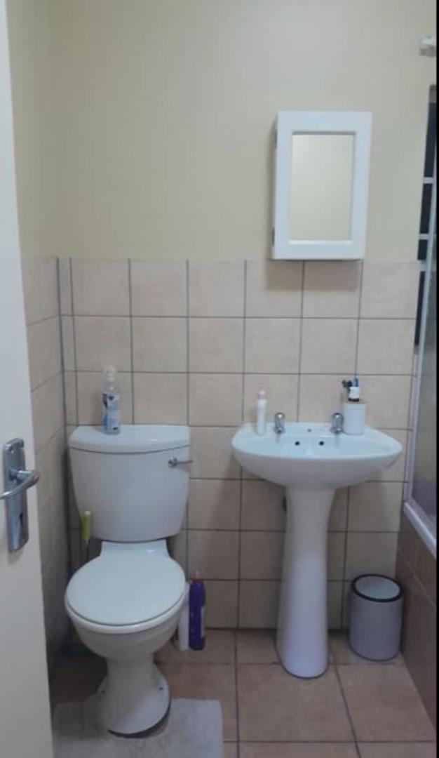1 Bedroom Property for Sale in Grand Central Gauteng