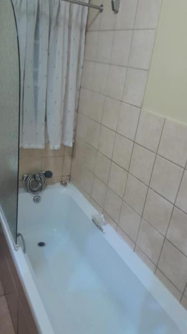 1 Bedroom Property for Sale in Grand Central Gauteng