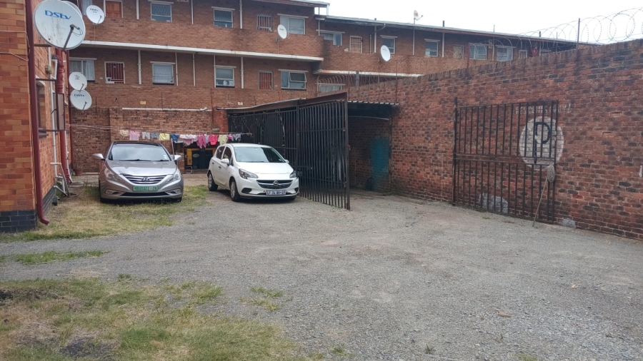 2 Bedroom Property for Sale in Forest Hill Gauteng