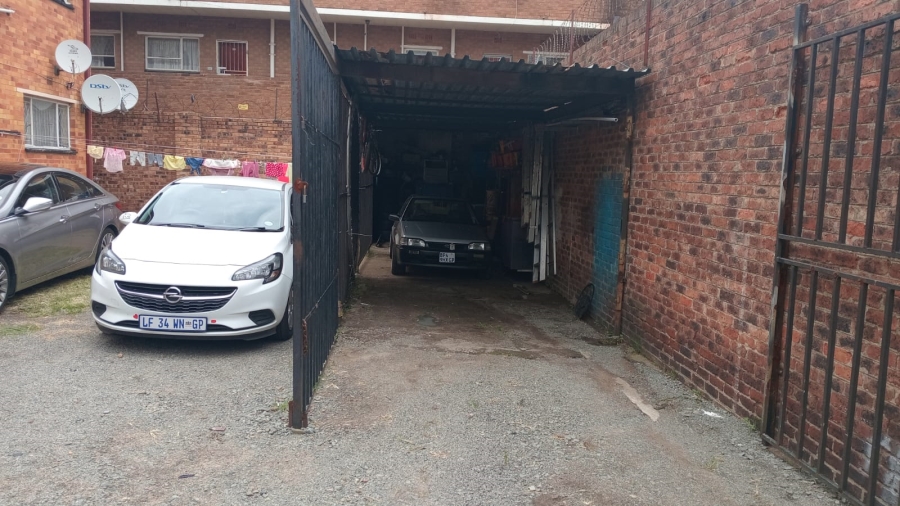 2 Bedroom Property for Sale in Forest Hill Gauteng