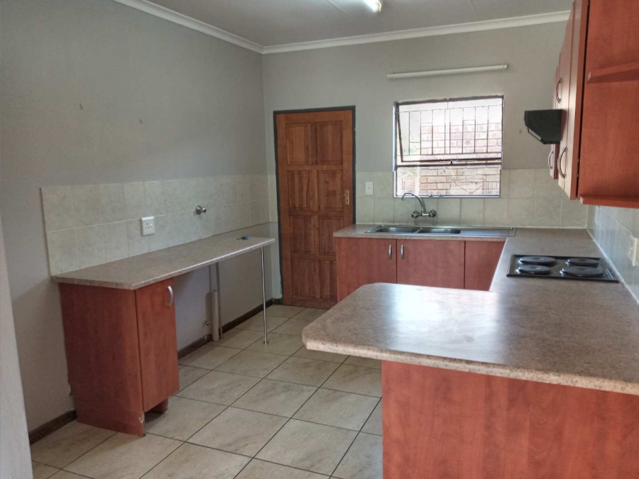 To Let 2 Bedroom Property for Rent in Riversdale Gauteng