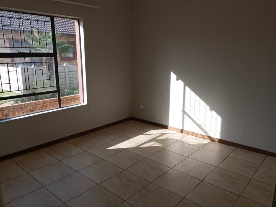 To Let 2 Bedroom Property for Rent in Riversdale Gauteng