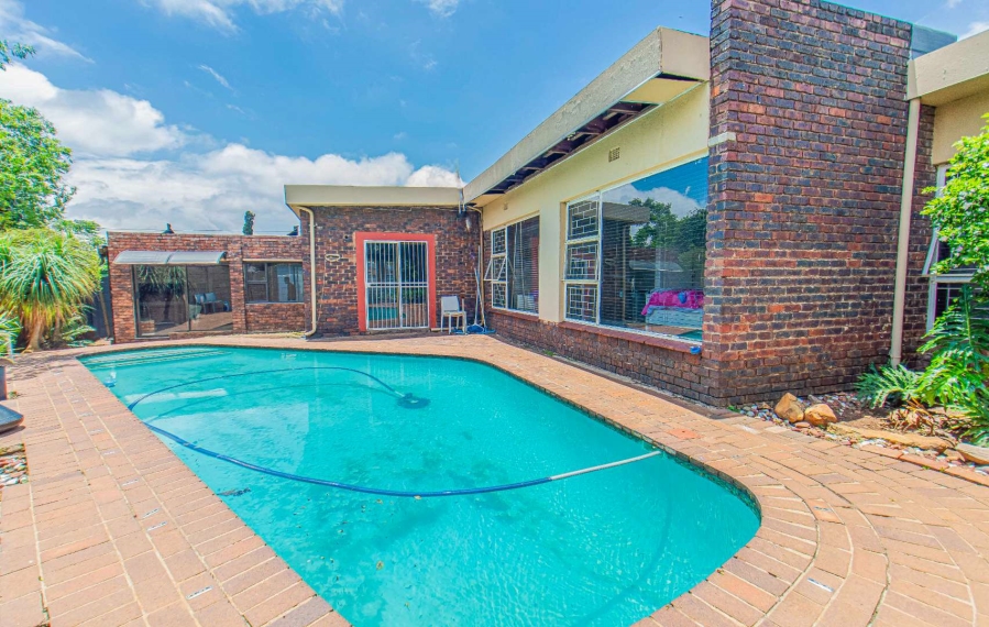 4 Bedroom Property for Sale in Randhart Gauteng