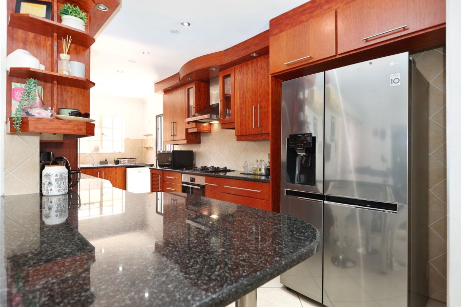 4 Bedroom Property for Sale in Buccleuch Gauteng